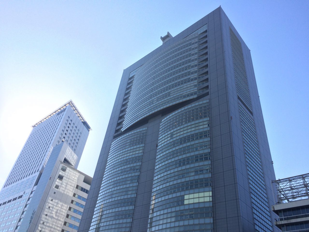 新宿のJR東日本本社ビルの写真