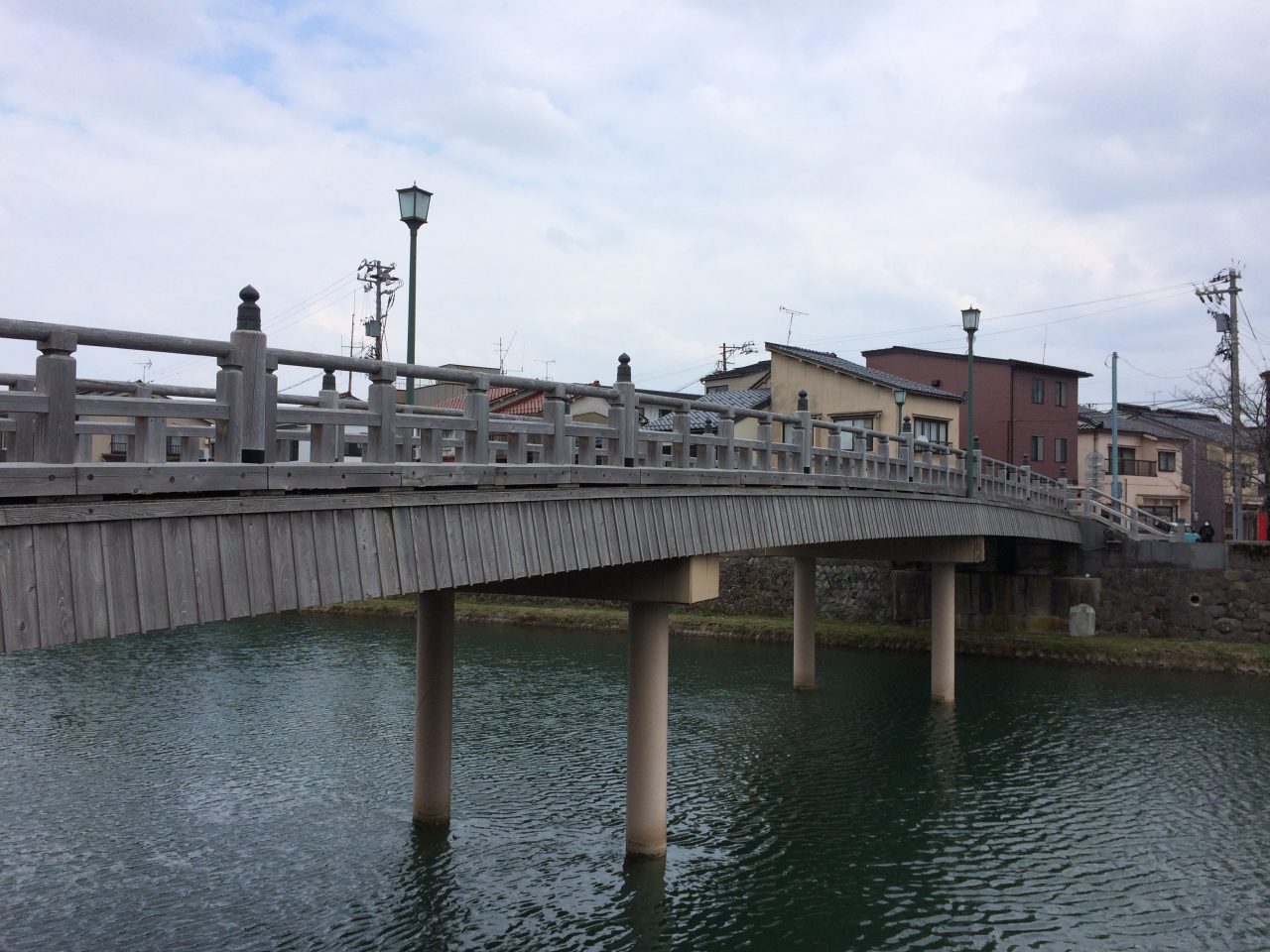 浅野川にかかる中の橋の写真