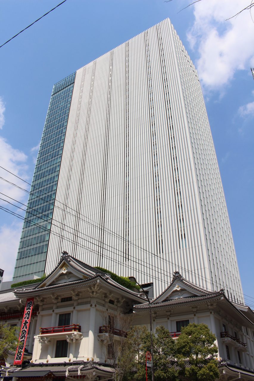 歌舞伎座タワーと歌舞伎座の写真 歌舞伎座タワーと歌舞伎座の写真
