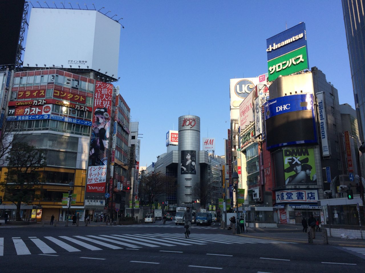 渋谷109とスクランブル交差点の写真