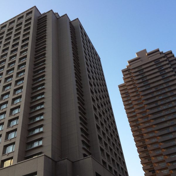 ウェスティンホテル東京とタワーマンションの写真