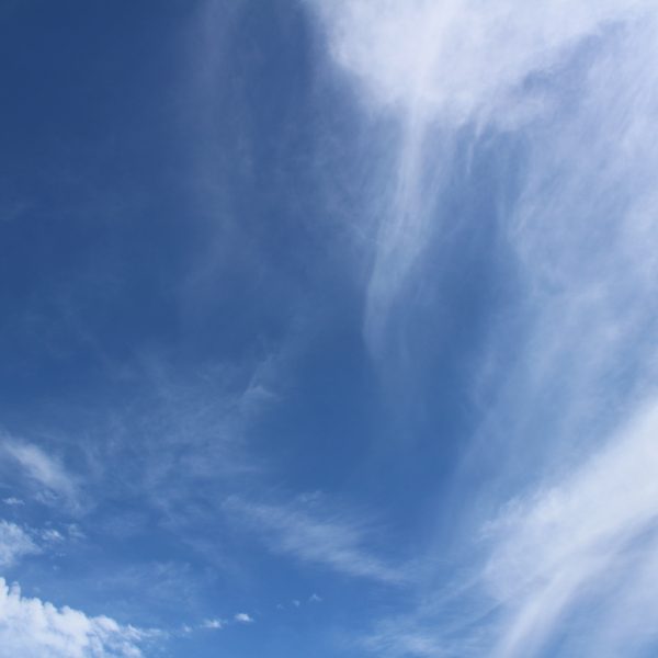 青空と雲2の写真
